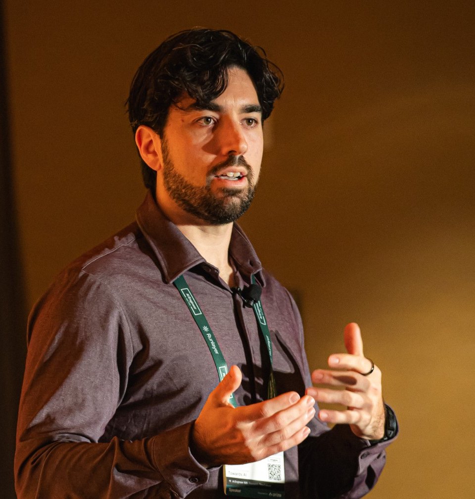 Louis-François Bouchard speaking on stage